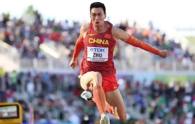 包含田径赛场上的突破：新人挑战老将的词条